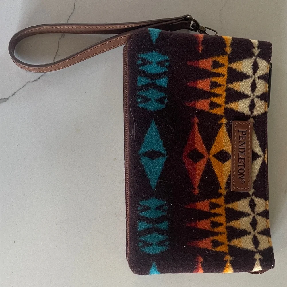 Pendleton Multicolor Geometric Wool Wristlet Clutch